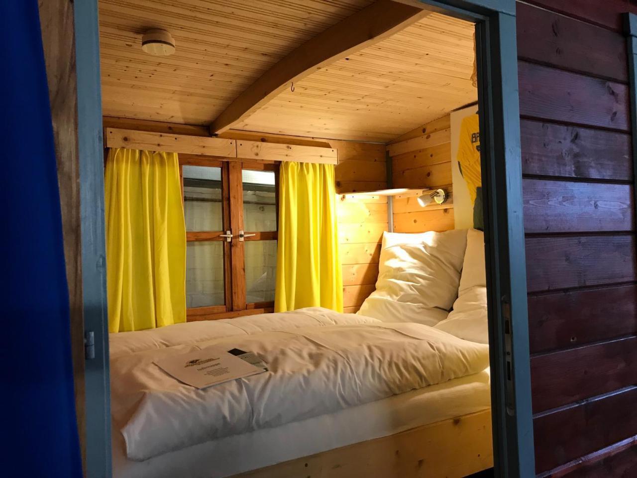 Hafentraum Indoorcampinghostel BRE Exteriör bild